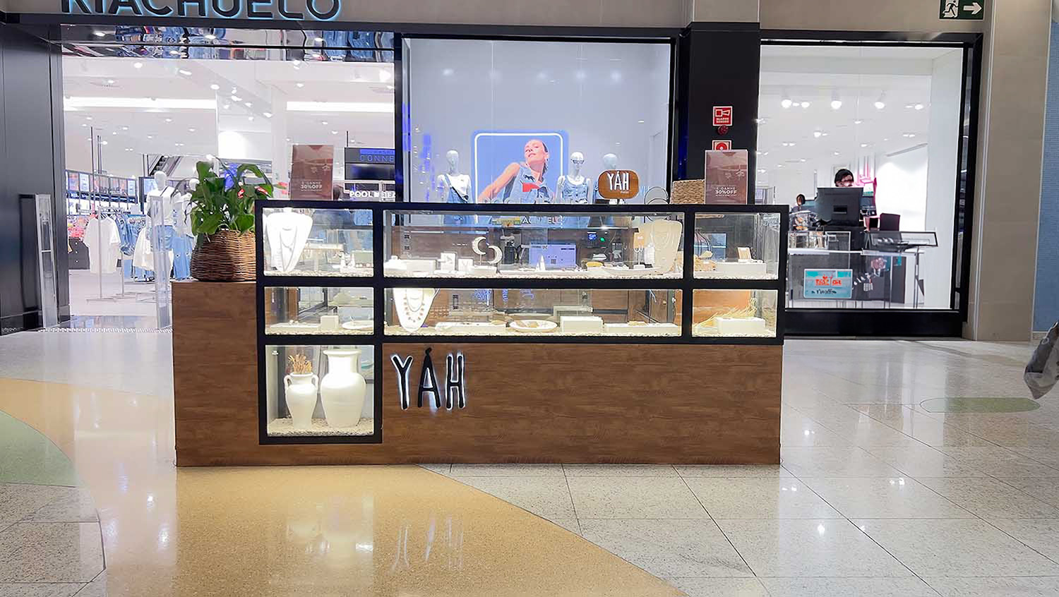 YAH PRATA (QUIOSQUE)