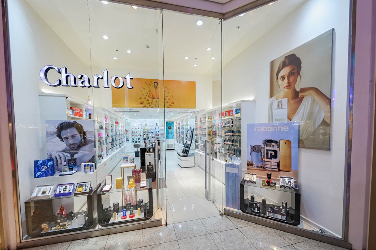 CHARLOT